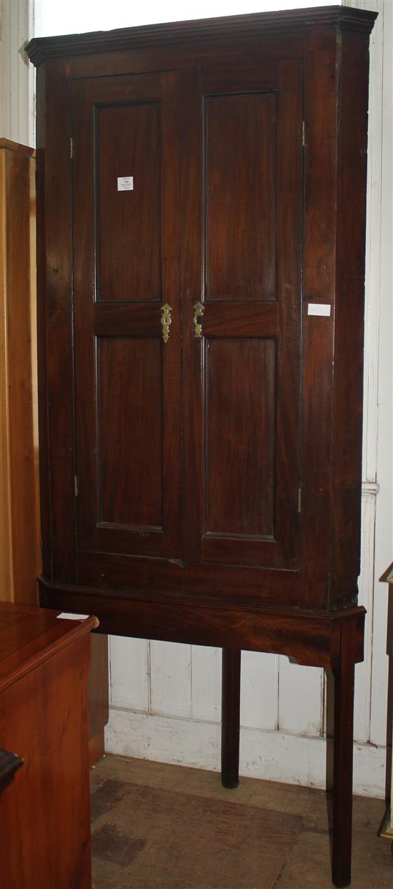 Mahogany standing  corner cabinet(-)